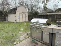 Sleeps 6 nr GPT / Biloxi beaches Pet Friendly Fenced Back Yard Outdoor Kitchen