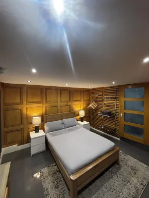 Hendham House Hotels near Moston