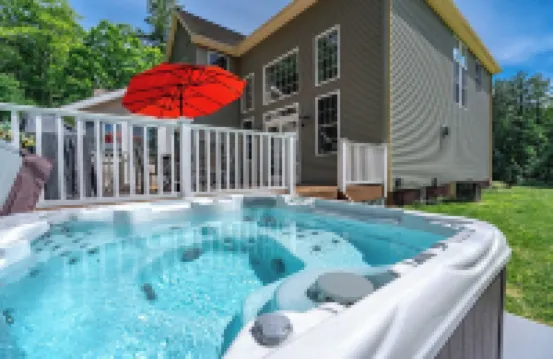 Hera Haven: Pickleball, hot tub, racetrack & lake サラトガのホテル