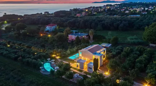 Alonaki Resort - Uima-altaat