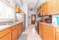 Charming 3-bed 2 bath,Lakehouse off GrassLake in White Lake. Corporate Rental! Hotels in White Lake charter Township