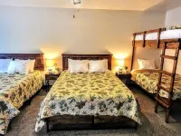 Lynnhurst Resort-Private cabin on Kentucky Lake with Hot Tub Hoteles en Condado de Calloway