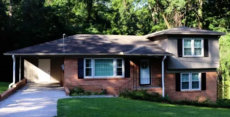 Bring your big family of 10 here! North Macon quite location