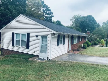 Little Granny's House - 3 Bedroom, 1 Bath