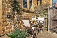 Sweetheart Cottage - Cosy 2 Bed in the Cotswolds! Hotels in Sutton-under-Brailes