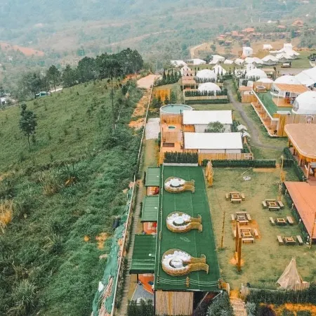 Stratus Resort