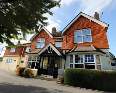 The Corner House Hotel Hotels in Horley