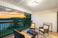 Lakefront Oasis Amazing Views! Hotels in Ruth B City Township