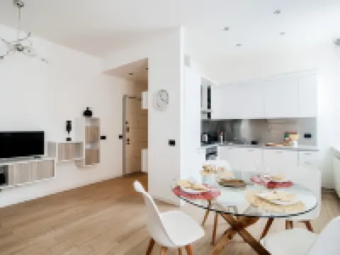 マホメインコモ - プロムナード チェルノッビオのホテル