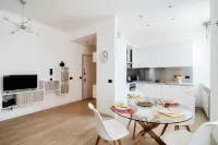 Myhomeincomo - Promenade Hotels in Cernobbio
