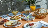 Casa do Zuleiro Hotels in Outes