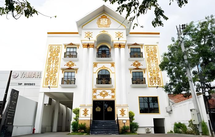 King Royal Hotel
