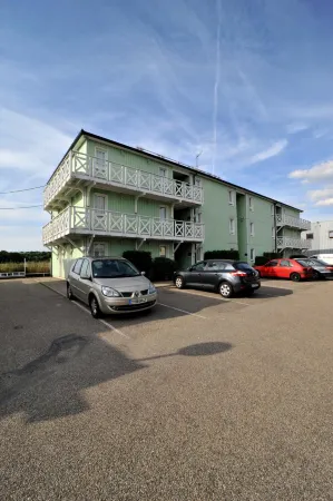 Initial by Balladins Roissy / Saint-Mard Отели в г. Греси