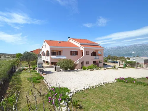 Apartment Lola - Homestays
