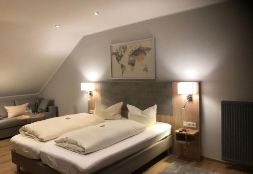 5. 호텔 세네터 빌..