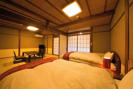 Yufuin Gettouan