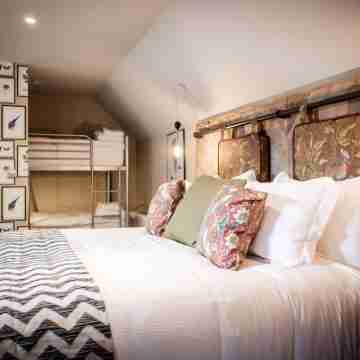 The Queen's Head Rooms