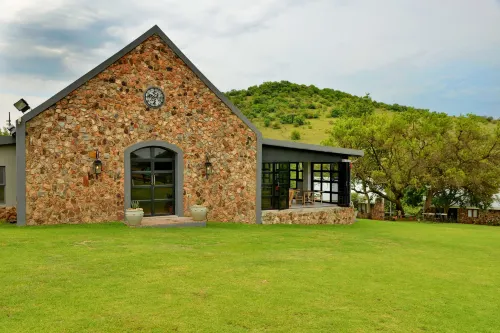 Thanda Manzi Country Hotel