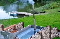 Holiday Home Directly at the Lake, Dabie Hotels in Gmina Bytow