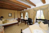 Hotel Niederländischer Hof Hotel dekat Schwerin Hauptbahnhof Railway Station