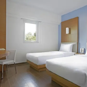 Amaris Hotel Senen Hotels near Stasiun Pasar Senen