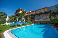 Hotel Cristallo - Infinity Pools
