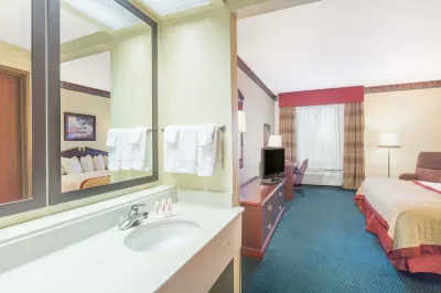 Baymont by Wyndham Jonesboro Hotel a 