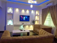 2 Bed-Sleeps 4-Free Parking-AirCon Hotels in 