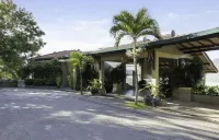 The Albatross, Kandy