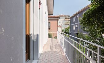 Santa Rita Roomy Apartments