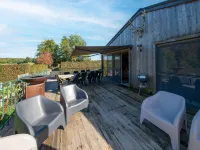 Lush Chalet Near Lake of Bütgenbach - Homestays