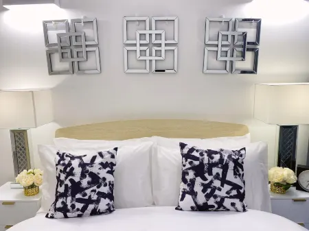 Newpointe Luxury Serviced Apartment at the Atrium