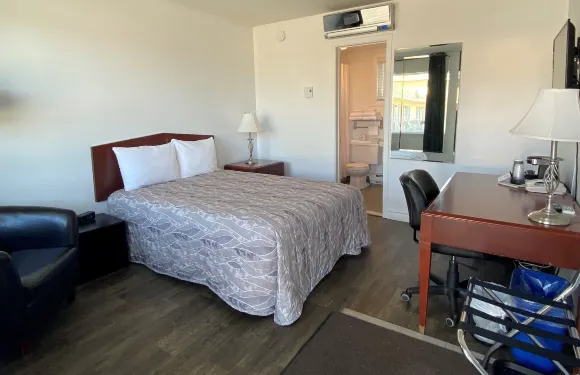 村莊中央汽車旅館