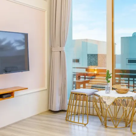 Yeosu Nangman Pension Отели рядом с достопримечательностью «Поле для гольфа The Ocean»