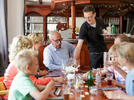Lakeside Villa Near Sneekermeer Отели в г. De Friese Meren