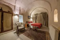 Kapalos Cave Suites