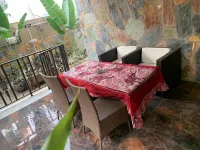 Self Contained Master Bedroom Apartment in Tema Hoteles en Tema