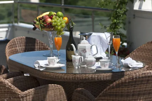 Boban Luxury Suites - Bed and Breakfasts