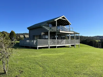 Black Bream Point Cabins Hotels near Bar Rock Lookout