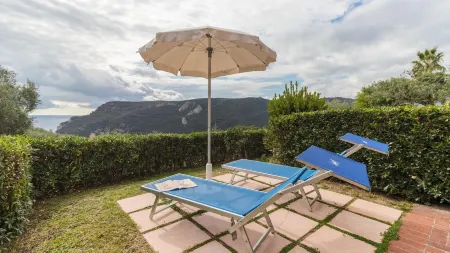 Il Borgo Apartments B4 - Sv-D600-Bove3h1b Отели рядом с достопримечательностью «PORT OF FINALE»