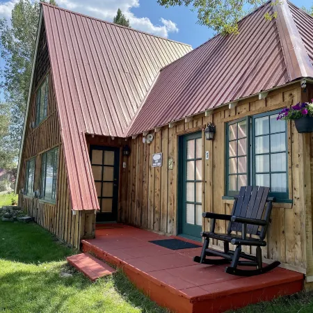 Tioga Lodge at Mono Lake
