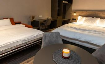 Hotel Halond - Housity