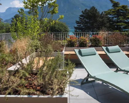 ル ペリカン アヌシーのホテル