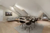 Arctic Homes - Premium Retreat - 2 Baths - Mountain view