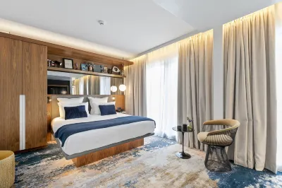 Card Hôtel 샹젤리제 거리 주변 호텔