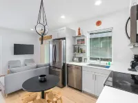The Sweetest Suite - 91 Walkscore! Hotels near West Point Lighthouse
