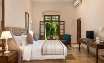 Clodagh Manor House by Seven Angels