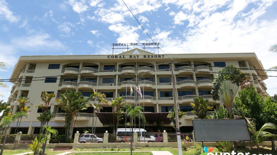 Coral Bay Resort