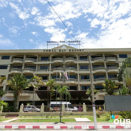 Coral Bay Resort Отели рядом с достопримечательностью «Foo Lin Kong Temple»
