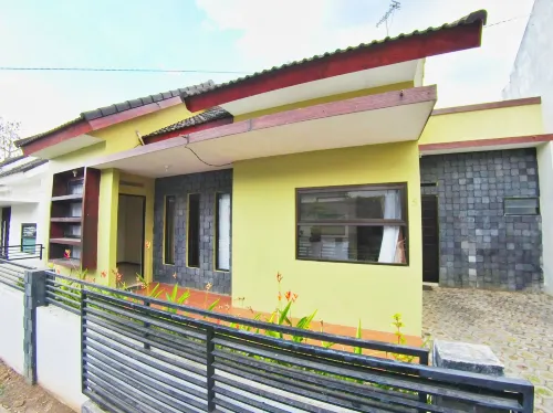 Villa Batu 2 kamar 5 dekat Museum Angkut - Layanan Antar-Jemput